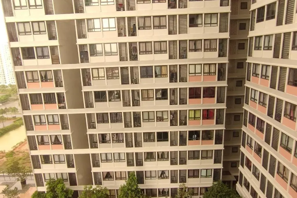 Hza1315- Selfcheck-In-Wifi- Parking- Pool- Klia, 7102 Apartment Kampong Melot