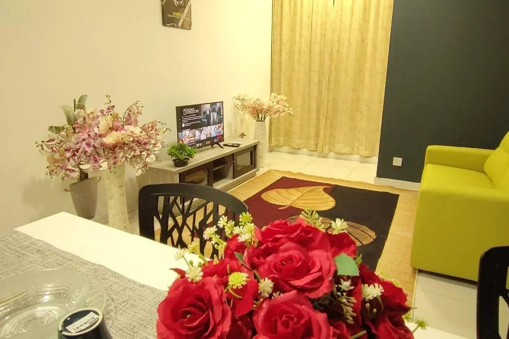 Hza1315- Selfcheck-In-Wifi- Parking- Pool- Klia, 7102 Apartment Kampong Melot 0*,